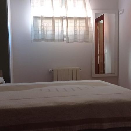 Alojamiento Numancia Pension Burgos Ngoại thất bức ảnh