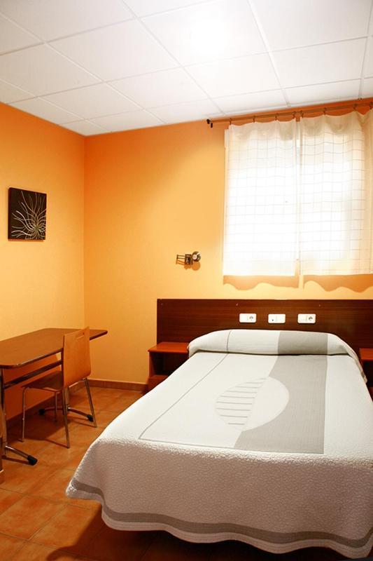Alojamiento Numancia Pension Burgos Ngoại thất bức ảnh