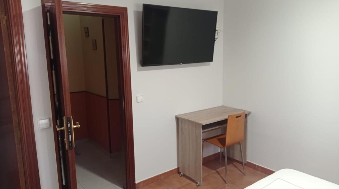 Alojamiento Numancia Pension Burgos Ngoại thất bức ảnh