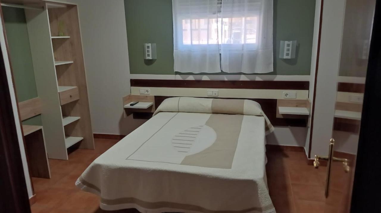 Alojamiento Numancia Pension Burgos Ngoại thất bức ảnh