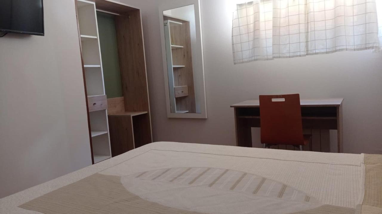 Alojamiento Numancia Pension Burgos Ngoại thất bức ảnh